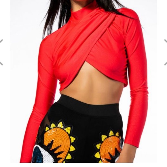 Crop top - Picture 2 of 3